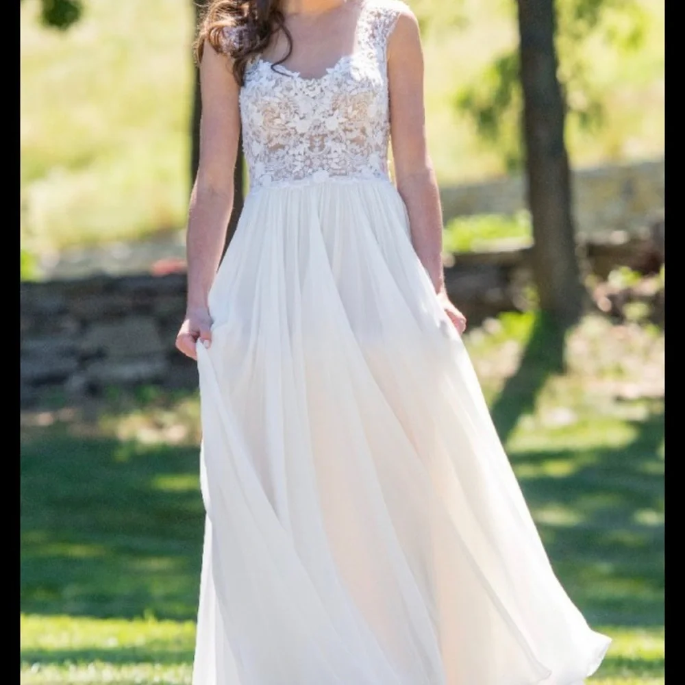 Reem Acra Wedding dress 5712 brand new with tags - Picture 1 of 6